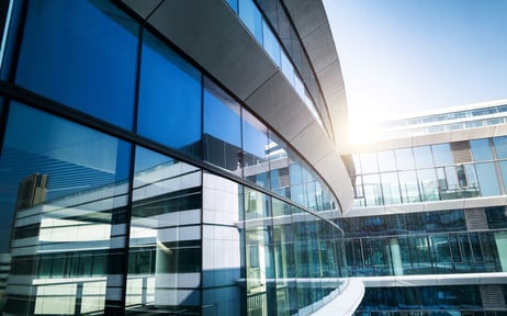 Web_Desktop-Facade of the hospital building